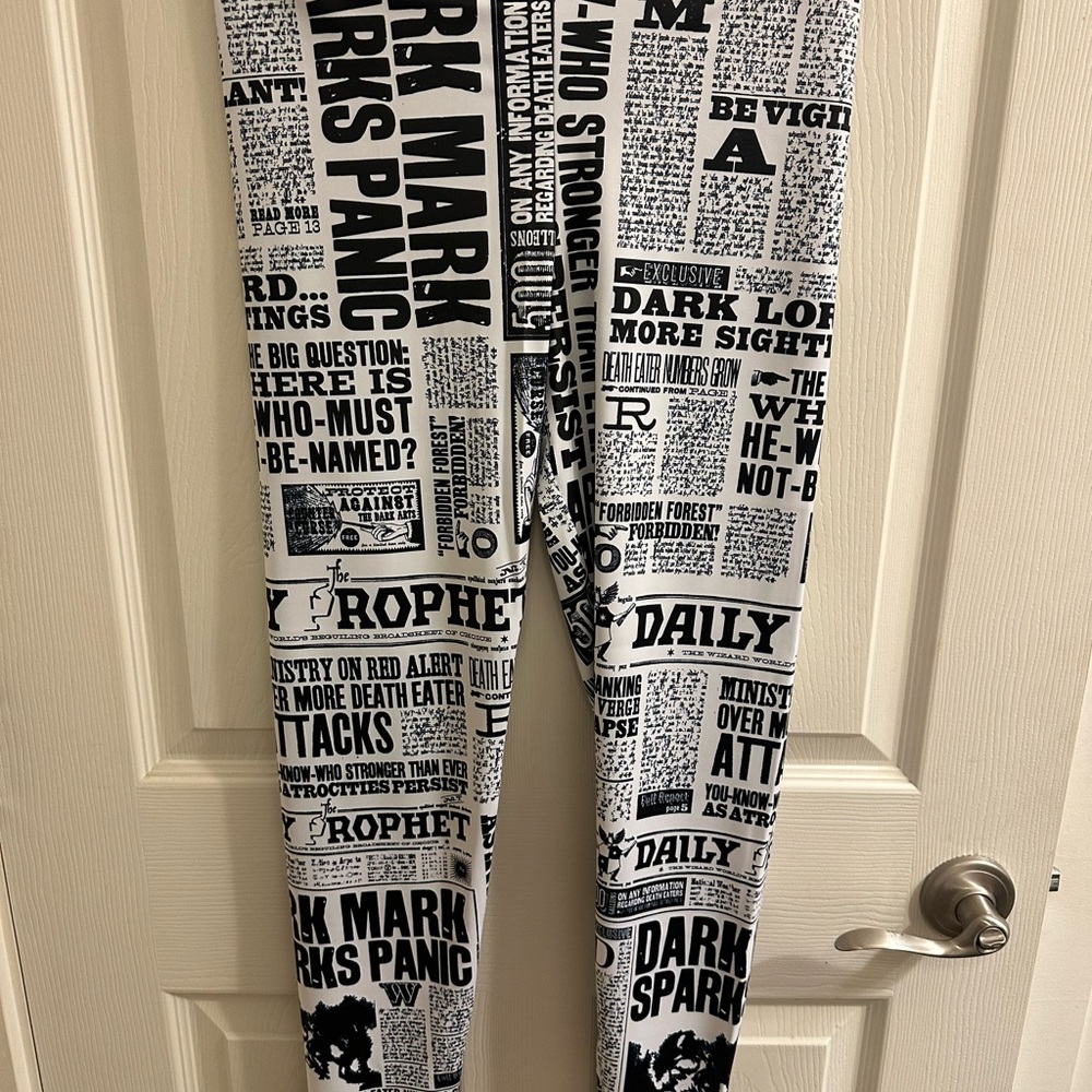 Blackmilk Newspaper Print Leggings Harry Potter daily prophet L